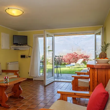 Bellavista A Garten Mit Pool Appartamento